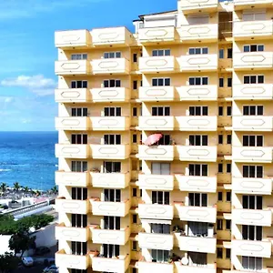 apartamento-junto-al-mar-con-balcon-en-playa-jardin.in-canary-islands.com/